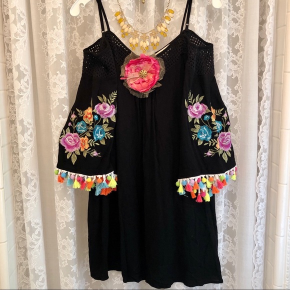 🎉Host Pick🎉 UMGEE * NWOT Dia De Los Muertos Day of Dead Embroidered Pom Dress - Picture 2 of 12